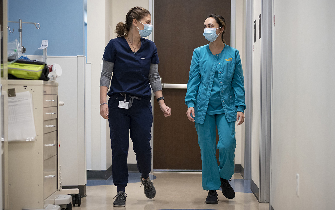 Crystal Barajas, a nurse practitioner resident, with preceptor Tanya Rogers